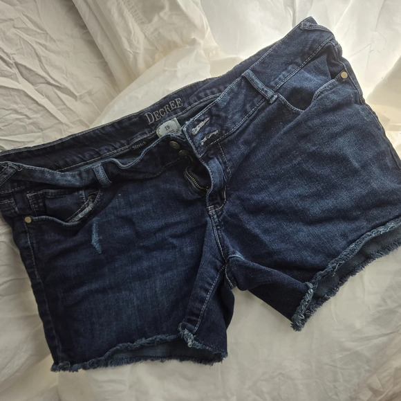 Decree Denim Shorts EUC - Picture 6 of 6